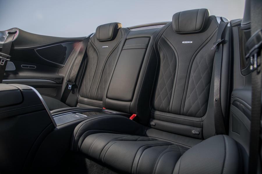 Интерьер Mercedes-AMG S65 Cabriolet 2016 года  (NA) (фото 24 из 33)